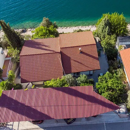 Darden * Neum